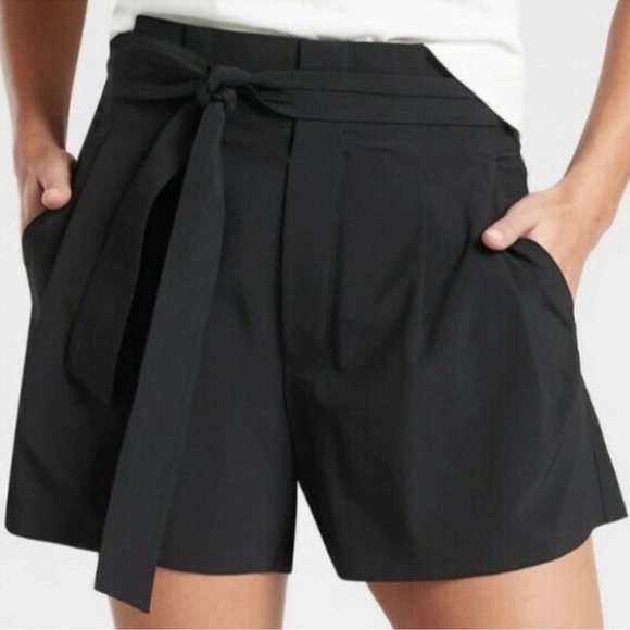 ATHLETA Skyline Shorts II Women size 18 Black Belt Paperbag Inseam 4" - Picture 1 of 7